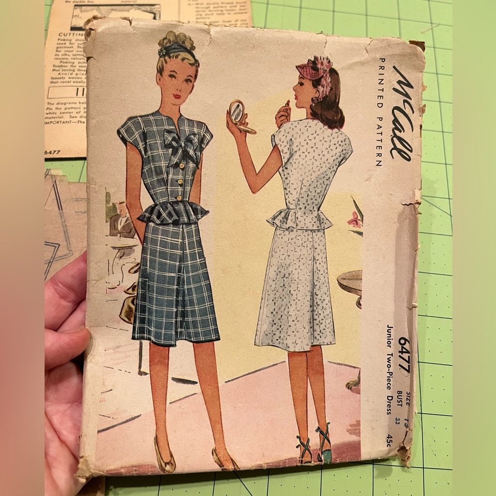 Vintage Sewing Pattern Women’s Dress - McCall 6477. Dated 1946